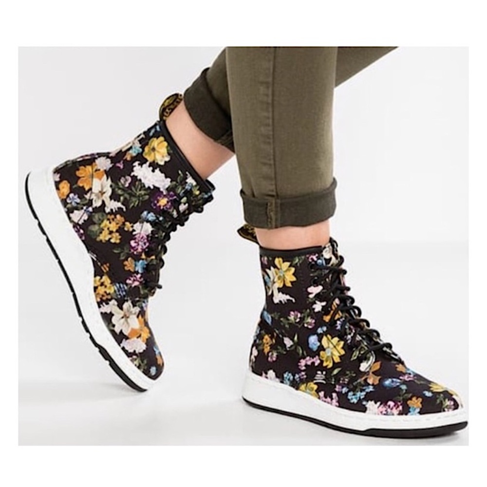 NEW Dr. Martens Darcy Black Floral Newton Leather Hi-Top Boots Size 10 - Picture 11 of 12